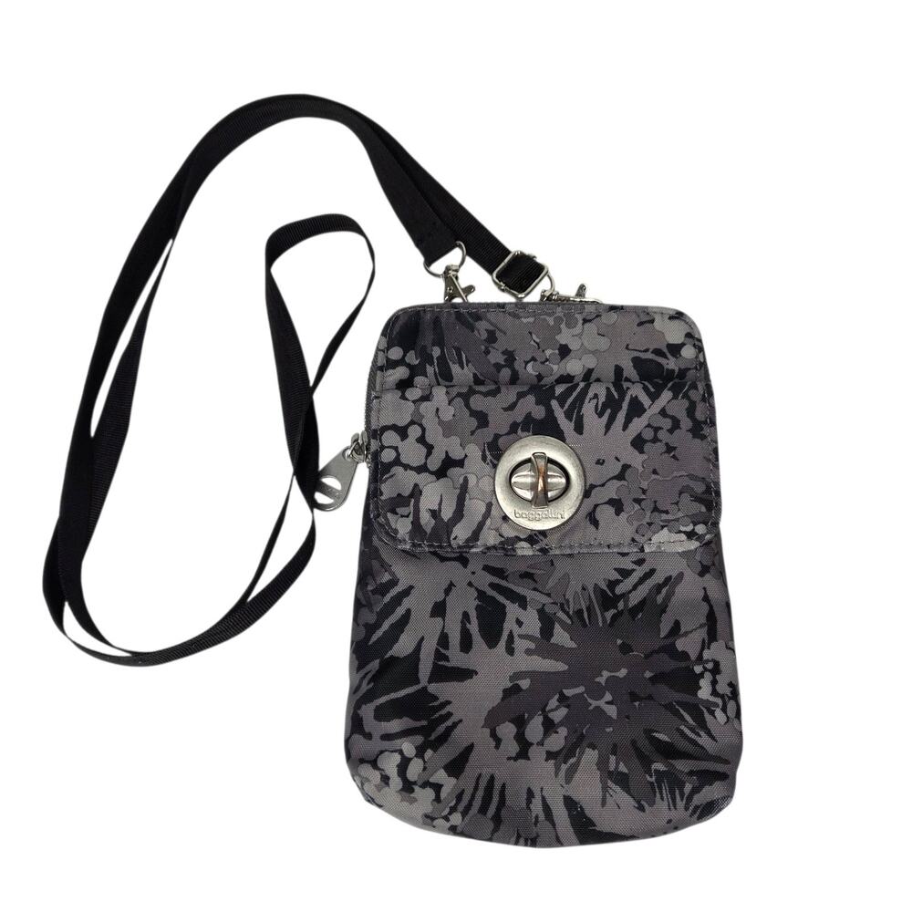 Baggallini Gray Black Print Foliage Leaves Crossbody Bag RDID Purse Travel
